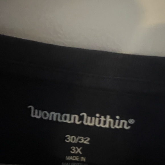 Two woman within shirts size 30/32 - Picture 10 of 13